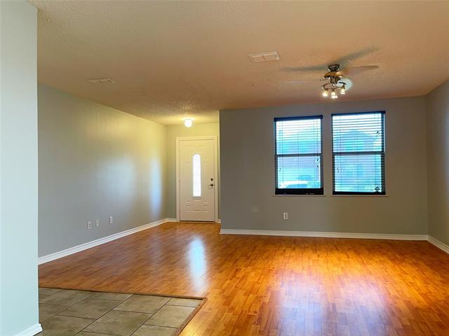 Building Photo - 1712 Silverwood Ln
