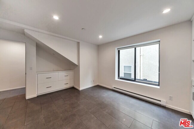 Building Photo - 1824 Redondo Blvd