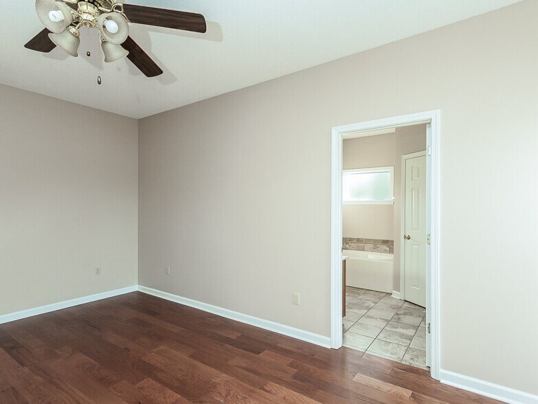 Building Photo - 8693 Bell Ridge Dr