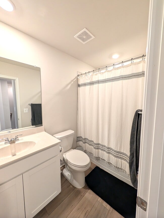 Building Photo - 5876 Ginger Dr