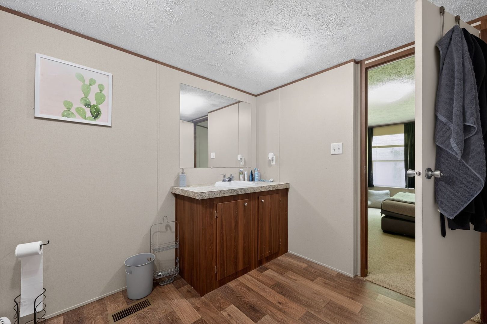 Building Photo - 122 Gibson St