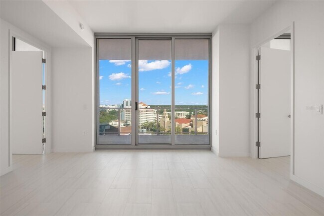 Building Photo - 400 Central Ave