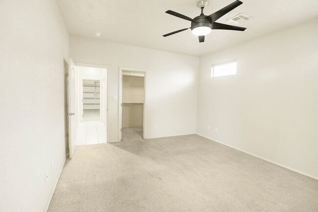 Building Photo - 3 Bedroom 2 Bathroom plus Office