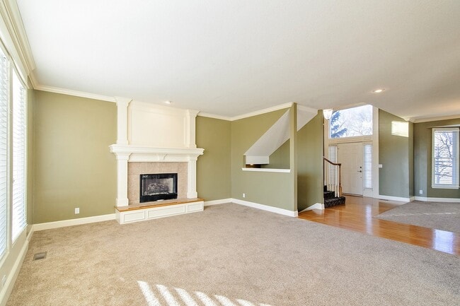 Building Photo - Gorgeous 4 Bedroom home in Blue Valley Schools