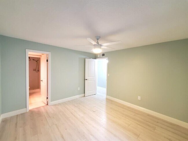 Building Photo - 1021 Mockingbird Ln