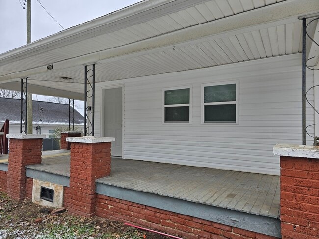 Building Photo - 207 Hidell Rd