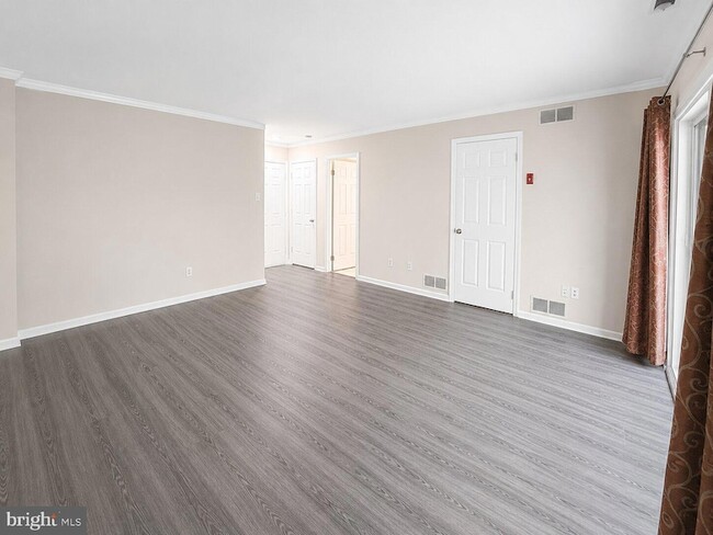 Building Photo - 84 Andover Ct