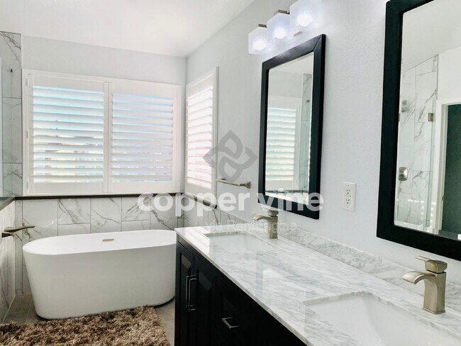 Building Photo - 14487 Jason Dr