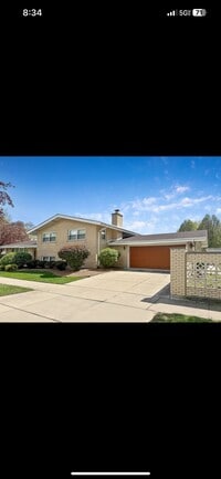 Building Photo - 9700 Kolmar Ave