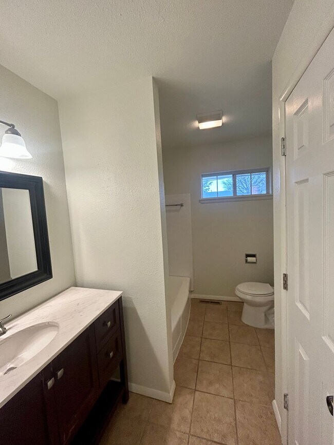 Building Photo - Beautiful updated Midtown home in the loved Lortondale addition