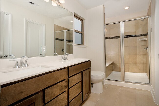 Building Photo - 27646 Mesabe Dr