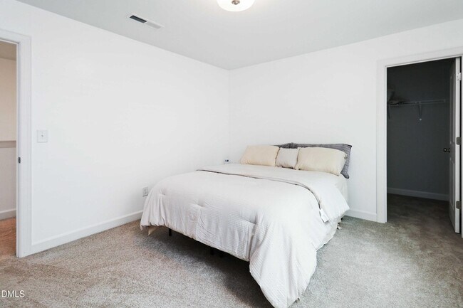 Building Photo - 396 Bent Willow Dr