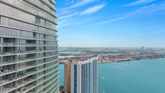 Building Photo - 300 Biscayne Blvd Way