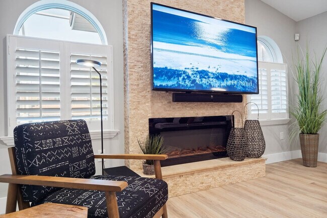 Building Photo - 6 Clinton Ct N