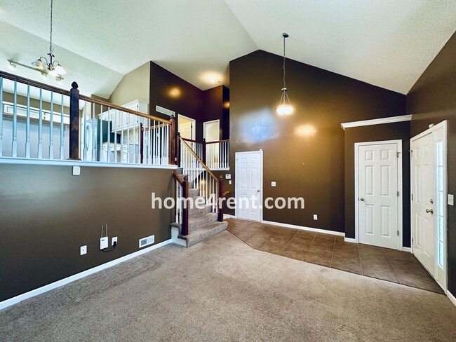 Building Photo - Four Bedroom Olathe Home in a Quiet Neighb...