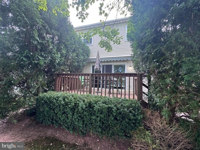 Building Photo - 407 Navajo Dr