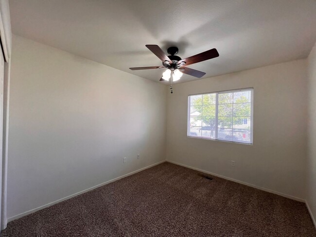 Building Photo - Centrally located 3 bedroom home in Fernley- 3 car garage