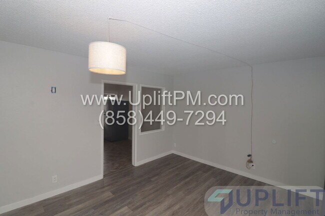 Building Photo - 4833 Castle Ave