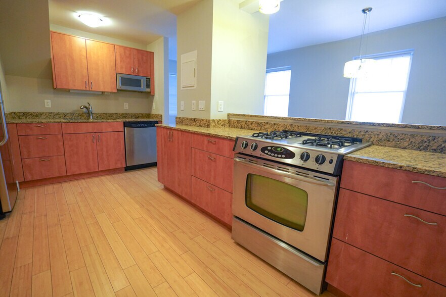 Building Photo - 601 Westgate Ave