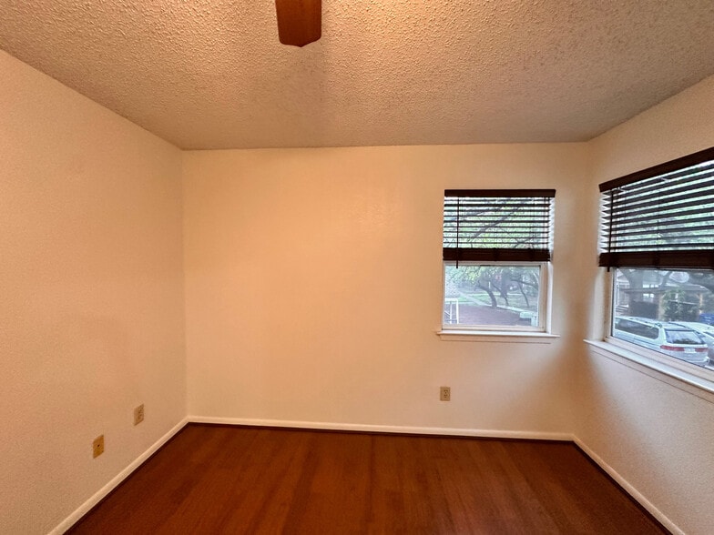 Building Photo - Room in Condo on Beauregard Cir
