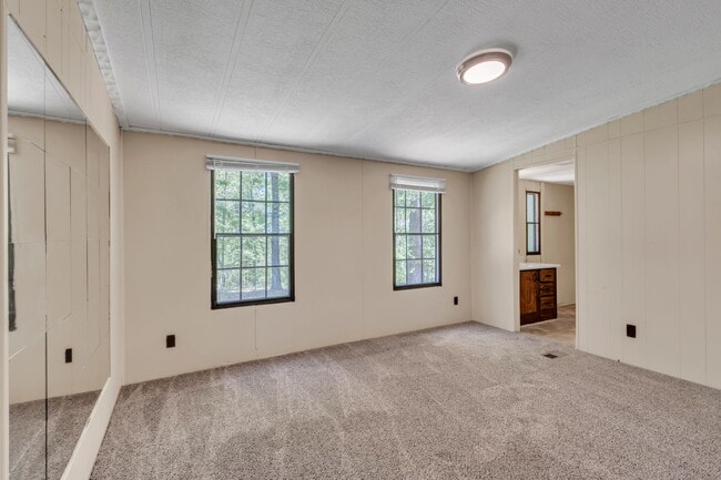 Building Photo - 234 Mill Pond Rd