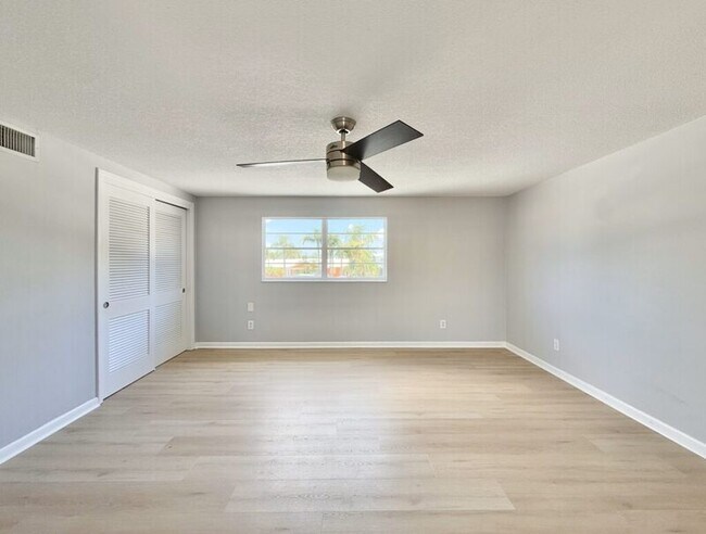 Building Photo - 8718 Thornwood Ln