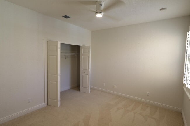 Building Photo - 5027 Dulce Ct