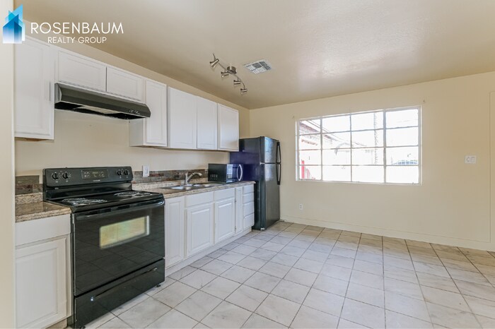 Building Photo - 2609 W McLellan Blvd