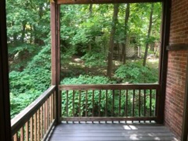 Building Photo - Renovated Brookline / Washington Square 2 Bed on Winthrop Rd for September 1st.  NO FEE