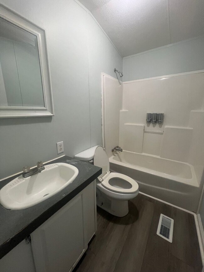 Building Photo - Home For Rent With Spacious Yard