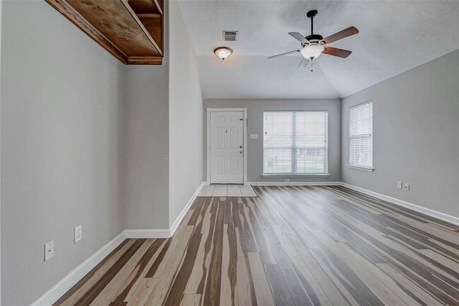 Building Photo - 18455 Sunrise Pines Dr