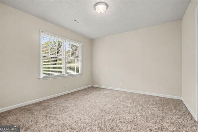 Building Photo - 175 Woodsong Dr