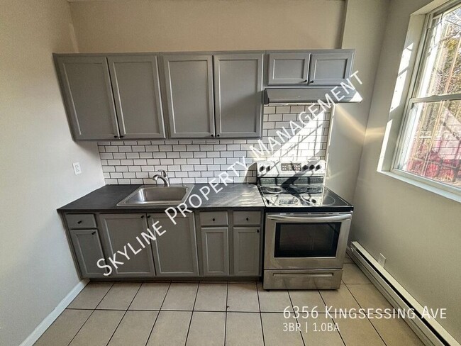 Building Photo - Newly Renovated 3 Bedroom Home For Rent in...