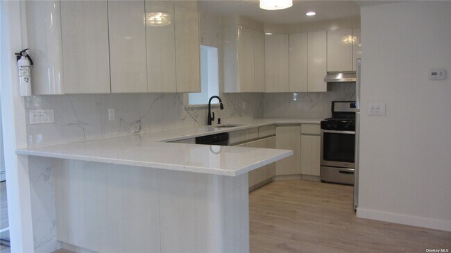 Building Photo - 367 Columbus Pkwy