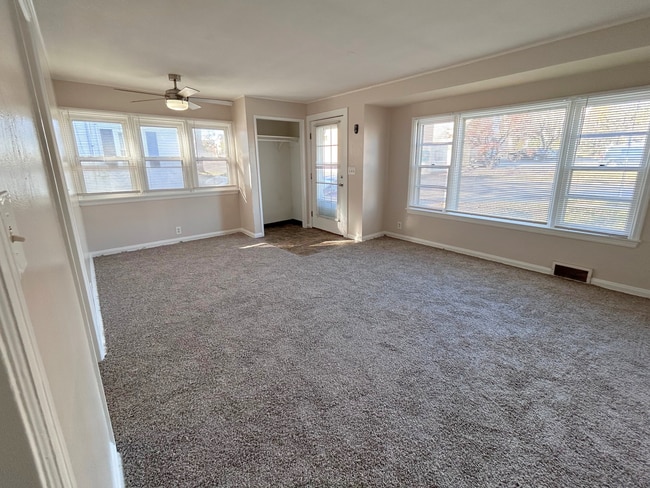 Building Photo - 4 Bed 2 Bath House on East Campus