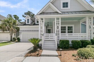 Building Photo - Newly Refreshed Single Story Home in Carol...