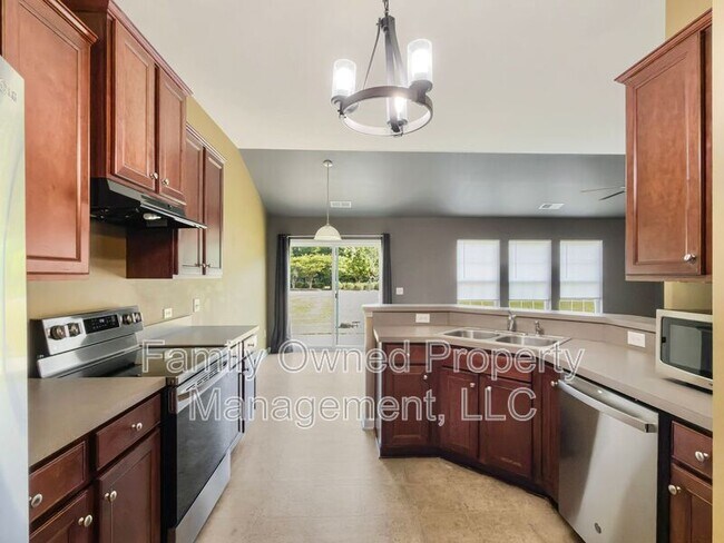 Building Photo - 266 Mayfield Dr