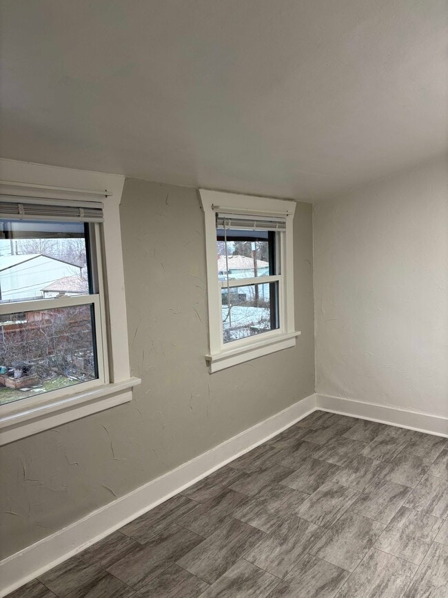 Building Photo - 4817 N Madison St