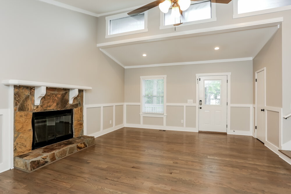 Building Photo - 2661 Deerfield Cir