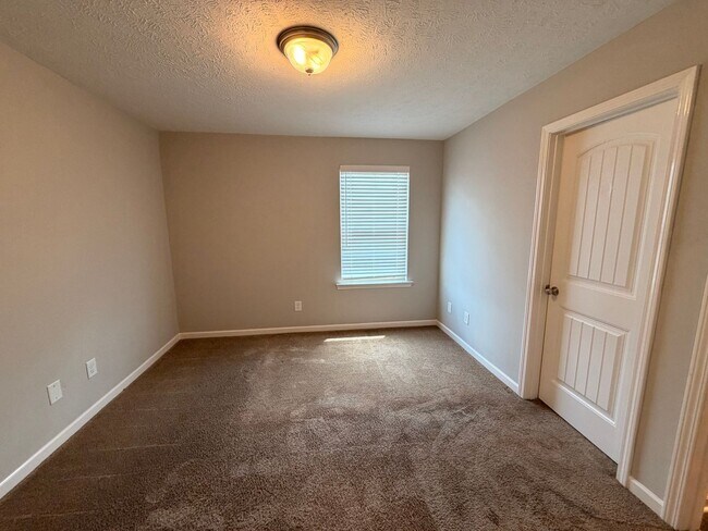 Building Photo - 2 Bedroom, 2.5 Bath Townhome in Antioch - Available Now!