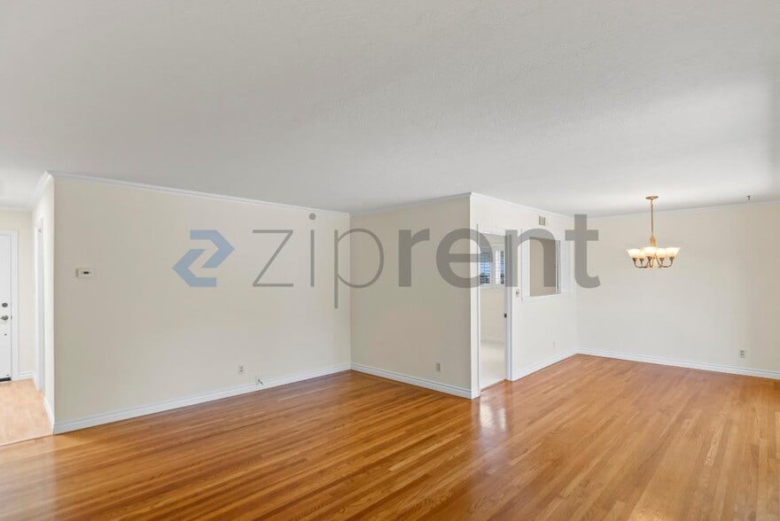 Building Photo - Unit n/a