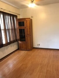 Building Photo - 2 Bedroom Canton Home for Rent