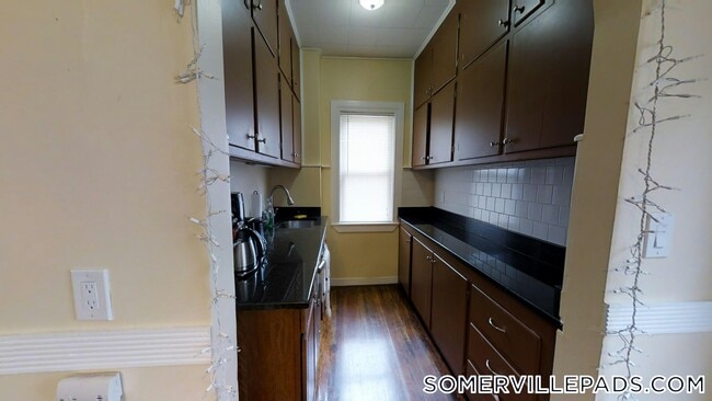 Building Photo - 21 Chandler St