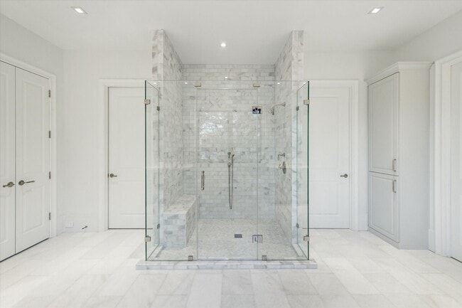 Building Photo - 2711 Eastgrove Ln