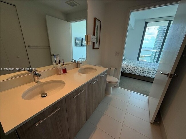 Building Photo - 501 NE 31st St