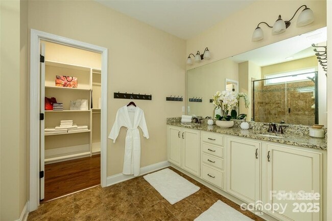 Building Photo - 4406 Carrington Dr