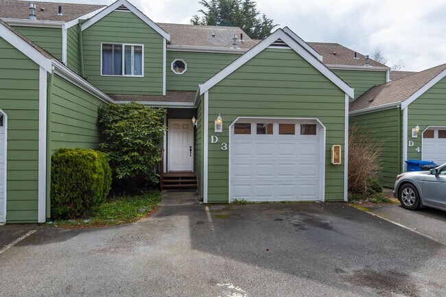 Primary Photo - 3 Bed 2.5 Bath Townhome with Garage