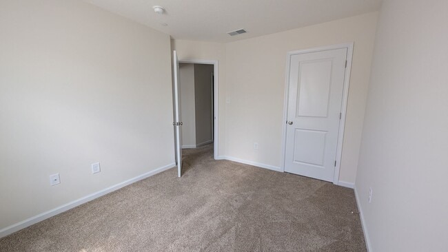 Building Photo - Nearly New 3-Bedroom Townhome in Hanover