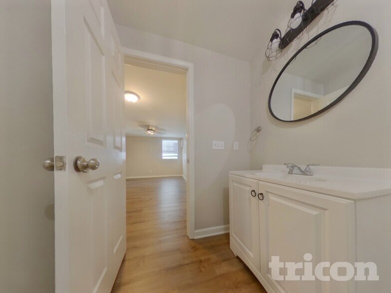 Building Photo - 207 Reserve Crossing