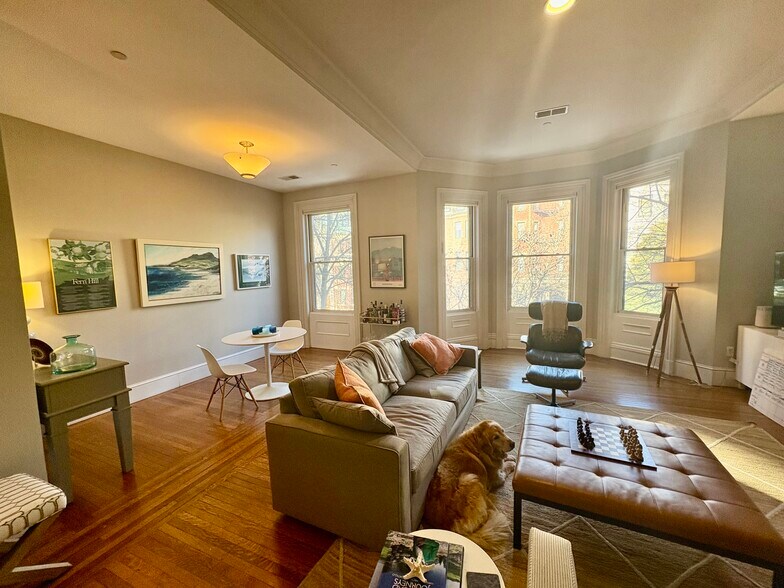 Building Photo - 331 Beacon St